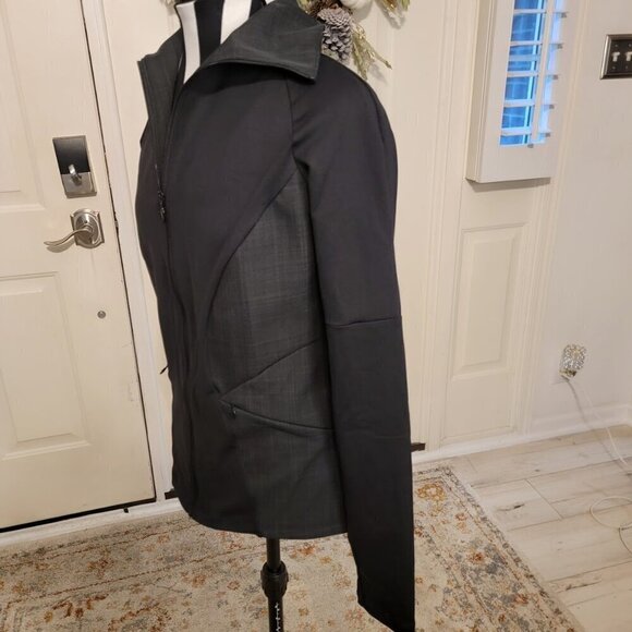 Turn It On Fitness Zip Jacket - Size L - Excellent Condition - Picture 6 of 9